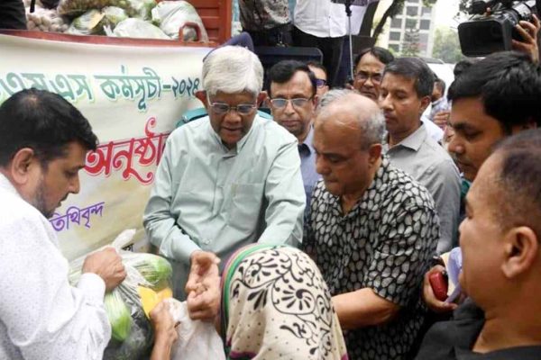 সুলভ মূল্যে ভোক্তা পাবে ১০ কৃষিপণ্য: বাণিজ্য উপদেষ্টা