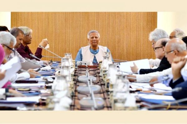 প্রথমবার সচিবালয়ে প্রধান উপদেষ্টা