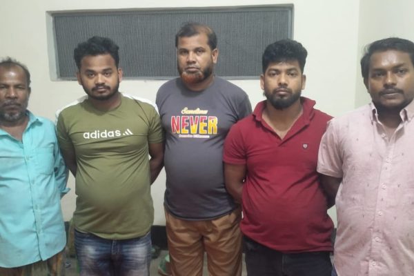 খিলগাঁওয়ে ব্যবসা প্রতিষ্ঠানে চাঞ্চল্যকর ডাকাতির ঘটনায় লুণ্ঠিত মালামাল উদ্ধারসহ ৫ জন গ্রেফতার