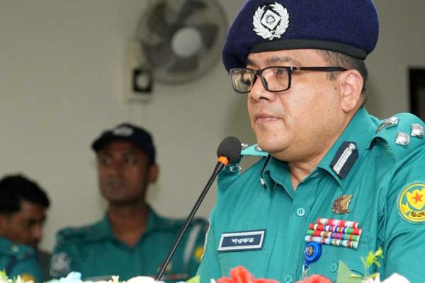 পেশাদারিত্বের বাইরে পুলিশের কাজ করার সুযোগ নেই: অতিরিক্ত কমিশনার পেশাদারিত্বের বাইরে পুলিশের কাজ করার সুযোগ নেই: অতিরিক্ত কমিশনার