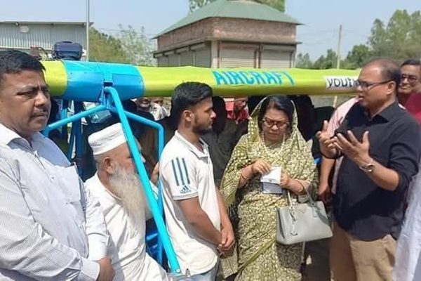 মানিকগঞ্জের আলোচিত জুলহাসের প্রতিভাকে সম্মান জানাতে সহযোগিতায় পাশে দাঁড়ালেন- তারেক রহমান
