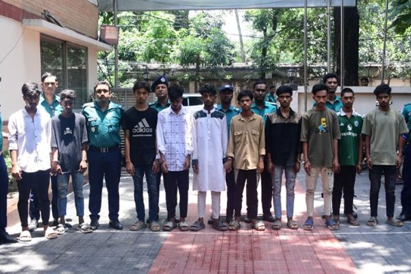টিকটক ভিডিও করার জন্য ফটোগ্রাফারকে খুন করে ক্যামেরা ছিনতাই: হত্যার রহস্য উদঘাটনসহ ১০ জনকে গ্রেফতার করেছে হাজারীবাগ থানা পুলিশ
