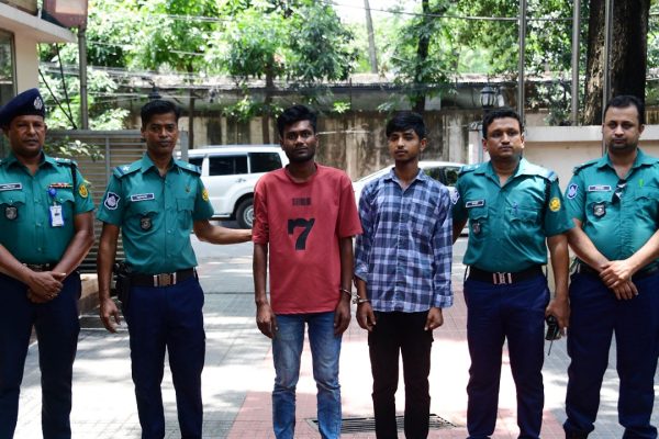 জিগাতলায় চাঞ্চল্যকর আলভি হত্যা মামলার রহস্য উদঘাটনসহ চারজনকে গ্রেফতার করেছে হাজারীবাগ থানা পুলিশ জিগাতলায় চাঞ্চল্যকর আলভি হত্যা মামলার রহস্য উদঘাটনসহ চারজনকে গ্রেফতার করেছে হাজারীবাগ থানা পুলিশ